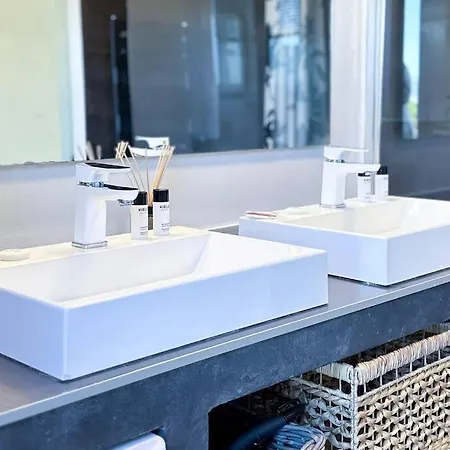 Daire Laverne - Stunning Sea View T3 With South-facing Terrace *