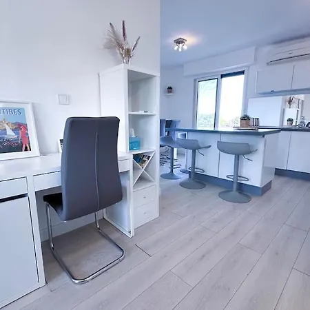 Appartement Laverne - Stunning Sea View T3 With South-facing Terrace *