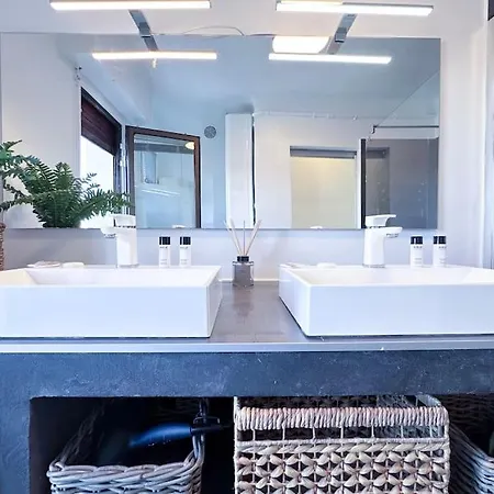 Laverne - Stunning Sea View T3 With South-facing Terrace Appartement *