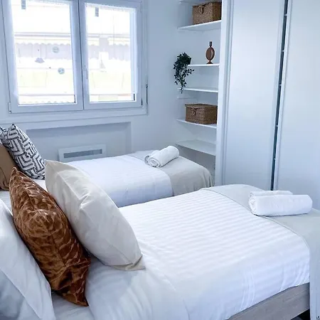 Laverne - Stunning Sea View T3 With South-facing Terrace Lägenhet *