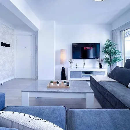 Laverne - Stunning Sea View T3 With South-facing Terrace Lägenhet *