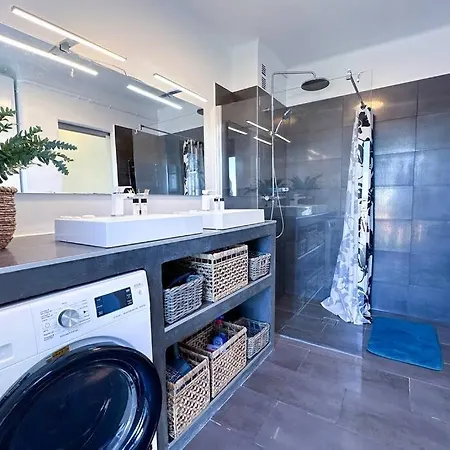 Laverne - Stunning Sea View T3 With South-facing Terrace Lägenhet *