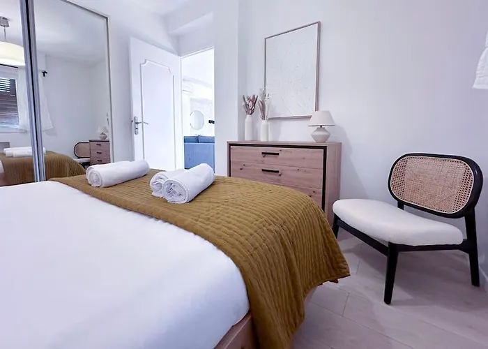 Laverne - Stunning Sea View T3 With South-facing Terrace Apartamento Antibes