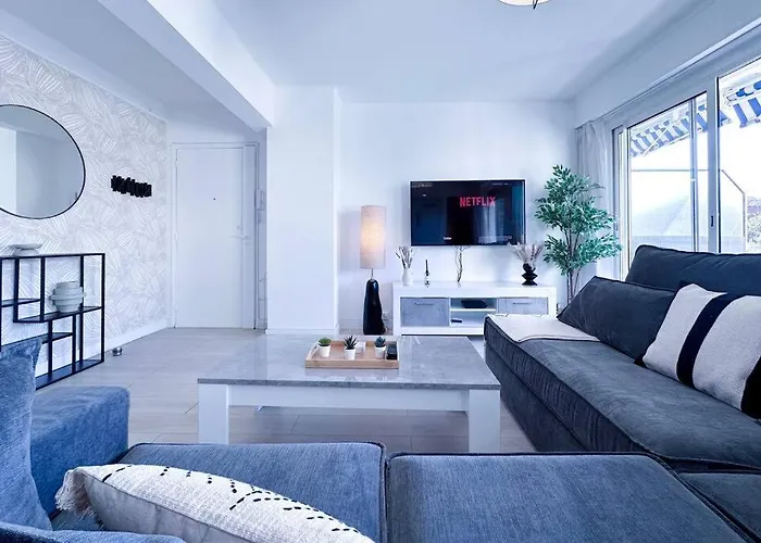 Laverne - Stunning Sea View T3 With South-facing Terrace Daire *