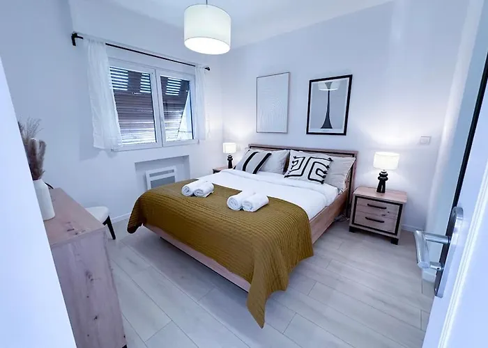 Daire Laverne - Stunning Sea View T3 With South-facing Terrace Antibes