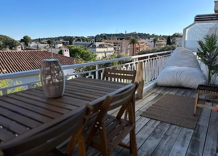 Laverne - Stunning Sea View T3 With South-facing Terrace *