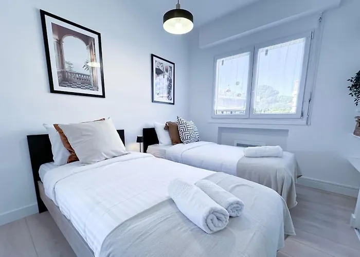 Laverne - Stunning Sea View T3 With South-facing Terrace *