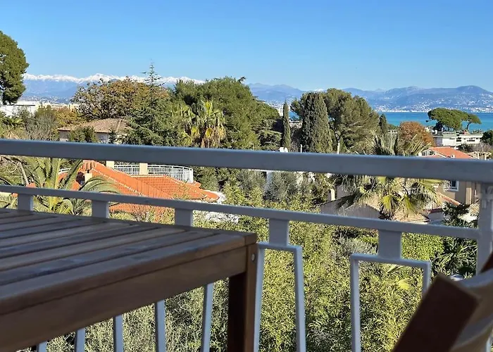 Laverne - Stunning Sea View T3 With South-facing Terrace *